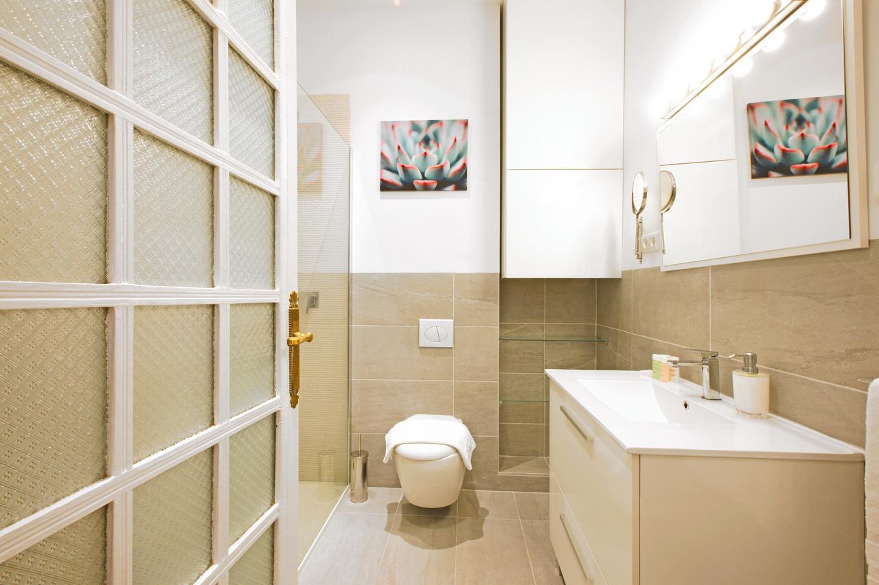 Reina Sofia Boutique I Apartment Madrid Luaran gambar