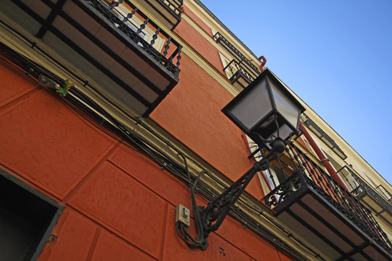 Reina Sofia Boutique I Apartment Madrid Luaran gambar