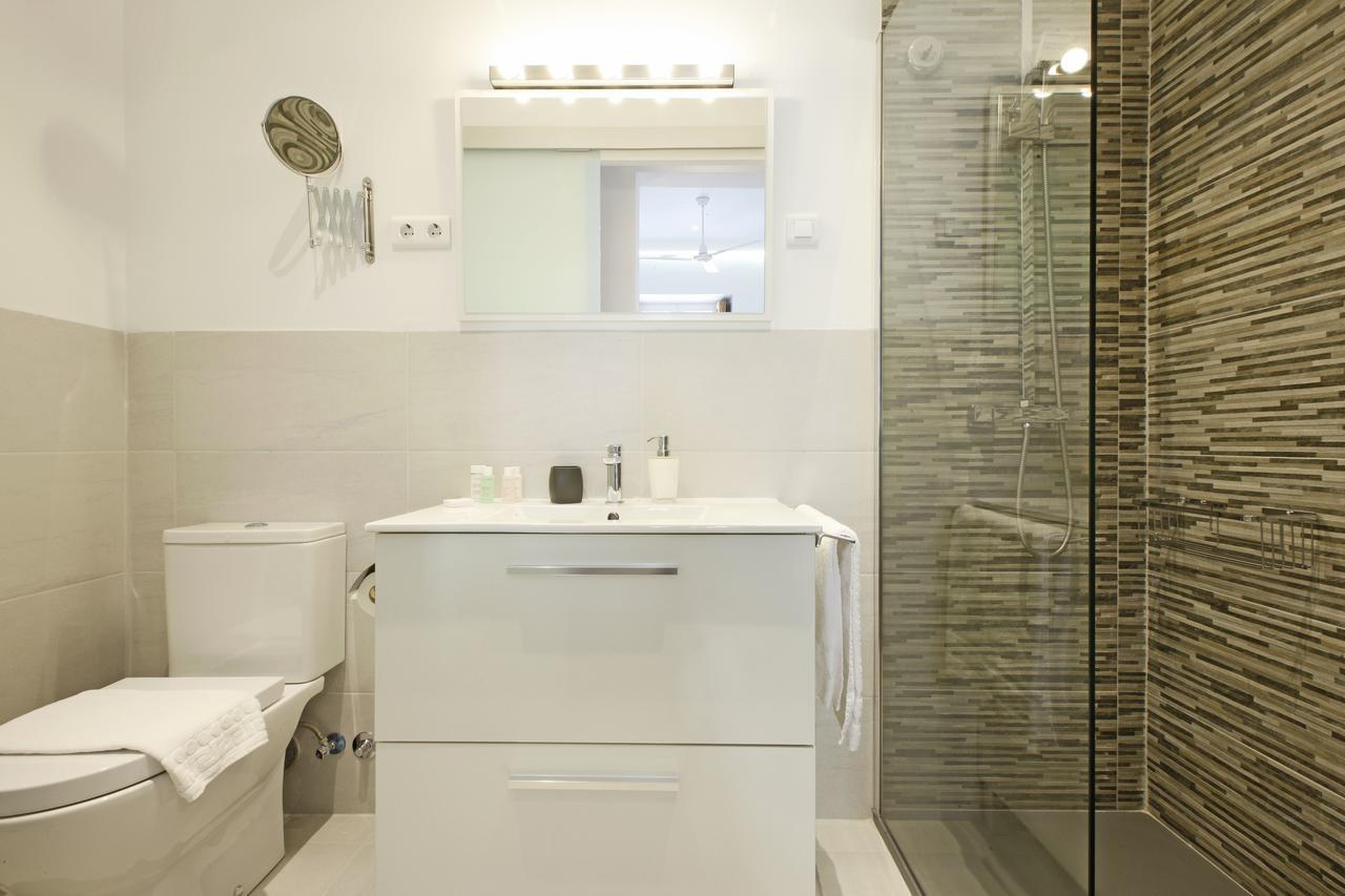Reina Sofia Boutique I Apartment Madrid Luaran gambar